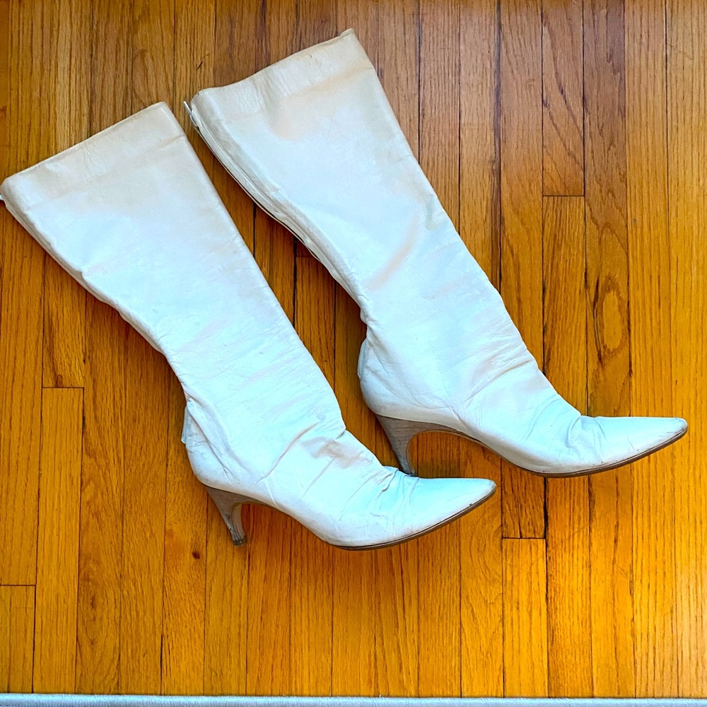 Shelly’s London off white slouchy boots pointed toe | size 39